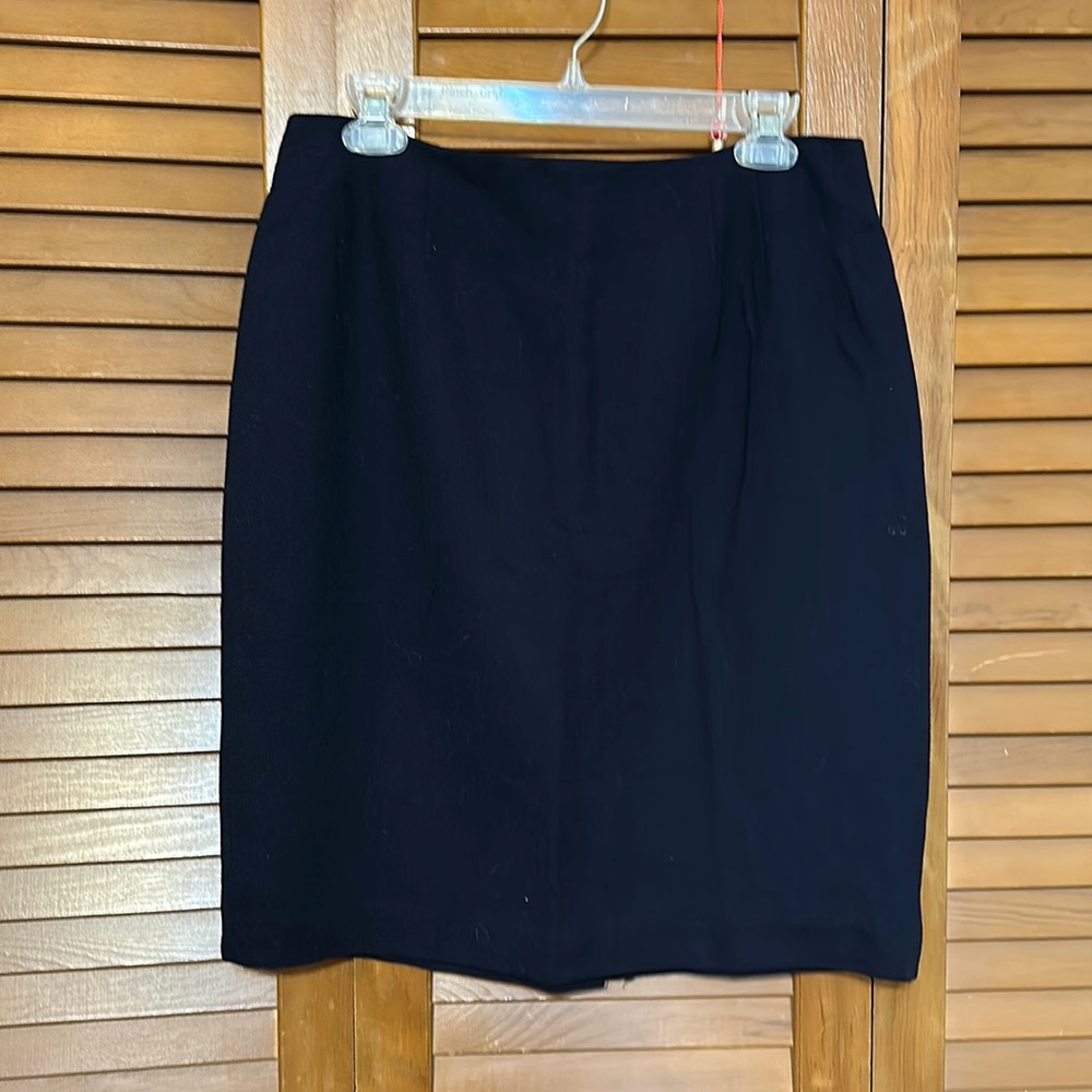 Wool skirt.